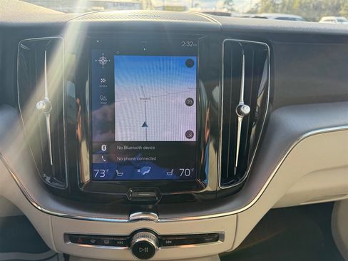 Used 2021 Volvo XC60 T5 Momentum w/ Advanced Package image 20