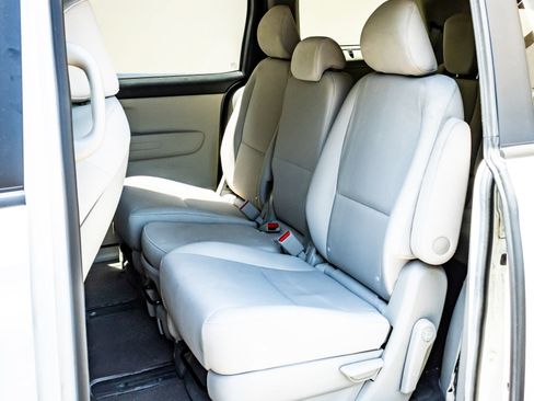 Used 2020 Kia Sedona LX FWD image 13