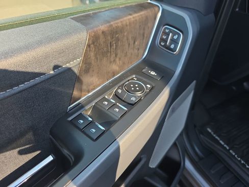 Used 2024 Ford F250 Lariat w/ Sport Appearance Package AWD/4WD image 21