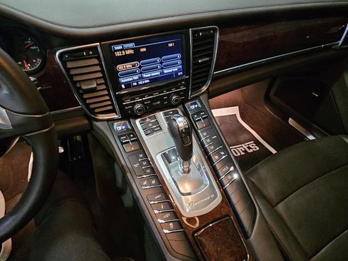 Used 2010 Porsche Panamera S image 17