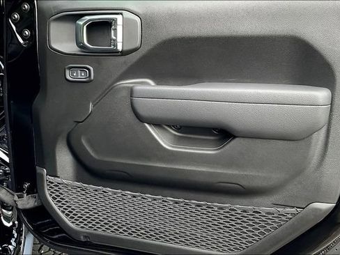 New 2025 Jeep Gladiator Mojave w/ Convenience Group image 26