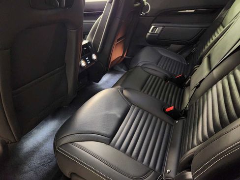 Used 2026 Land Rover Discovery S AWD/4WD image 27