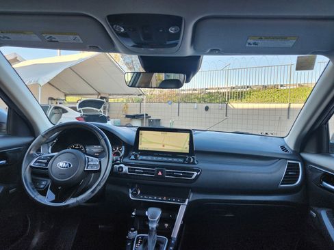 Used 2021 Kia Seltos SX w/ SX Sunroof Package image 24