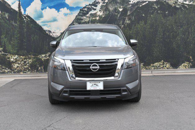 Used 2025 Nissan Pathfinder SV AWD/4WD image 5
