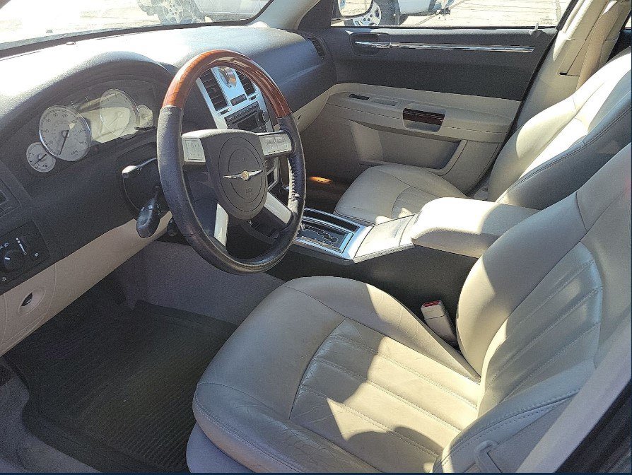 Used 2005 Chrysler 300 C RWD image 3