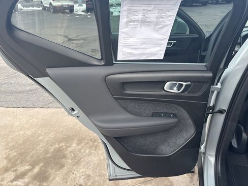 Certified 2025 Volvo XC40 B5 Plus image 34