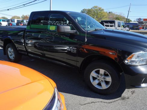 Used 2019 RAM 1500 Express image 2