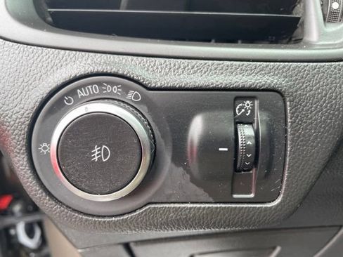 Used 2017 Buick Envision Essence FWD image 16