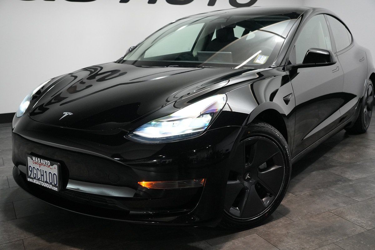 Used 2023 Tesla Model 3 Standard Range RWD image 2
