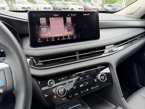 Certified 2025 INFINITI QX60 Luxe AWD/4WD image 13