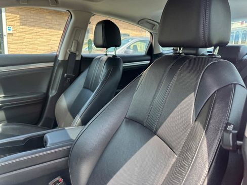 Used 2016 Honda Civic Touring image 23