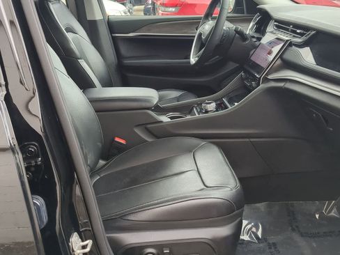 Used 2023 Jeep Grand Cherokee L Limited w/ Luxury Tech Group II image 21