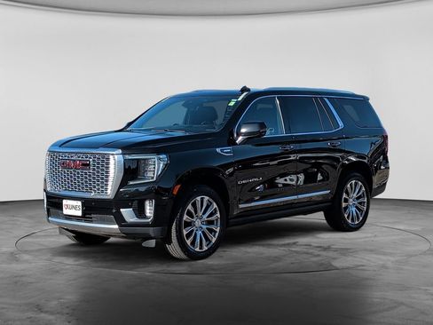 Used 2021 GMC Yukon Denali w/ Denali Premium Package AWD/4WD image 3