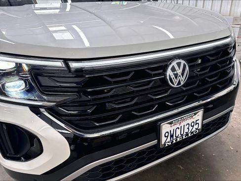 Used 2026 Volkswagen Atlas Cross Sport SEL w/ Adventure Package AWD/4WD image 35