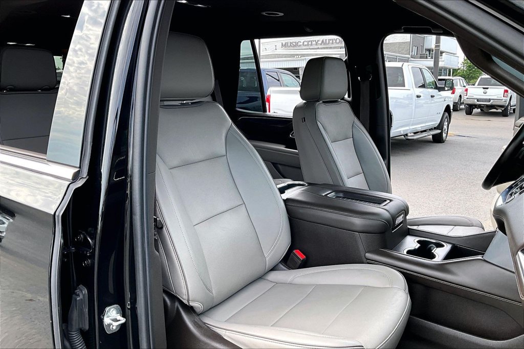 Used 2023 GMC Yukon SLT AWD/4WD image 30