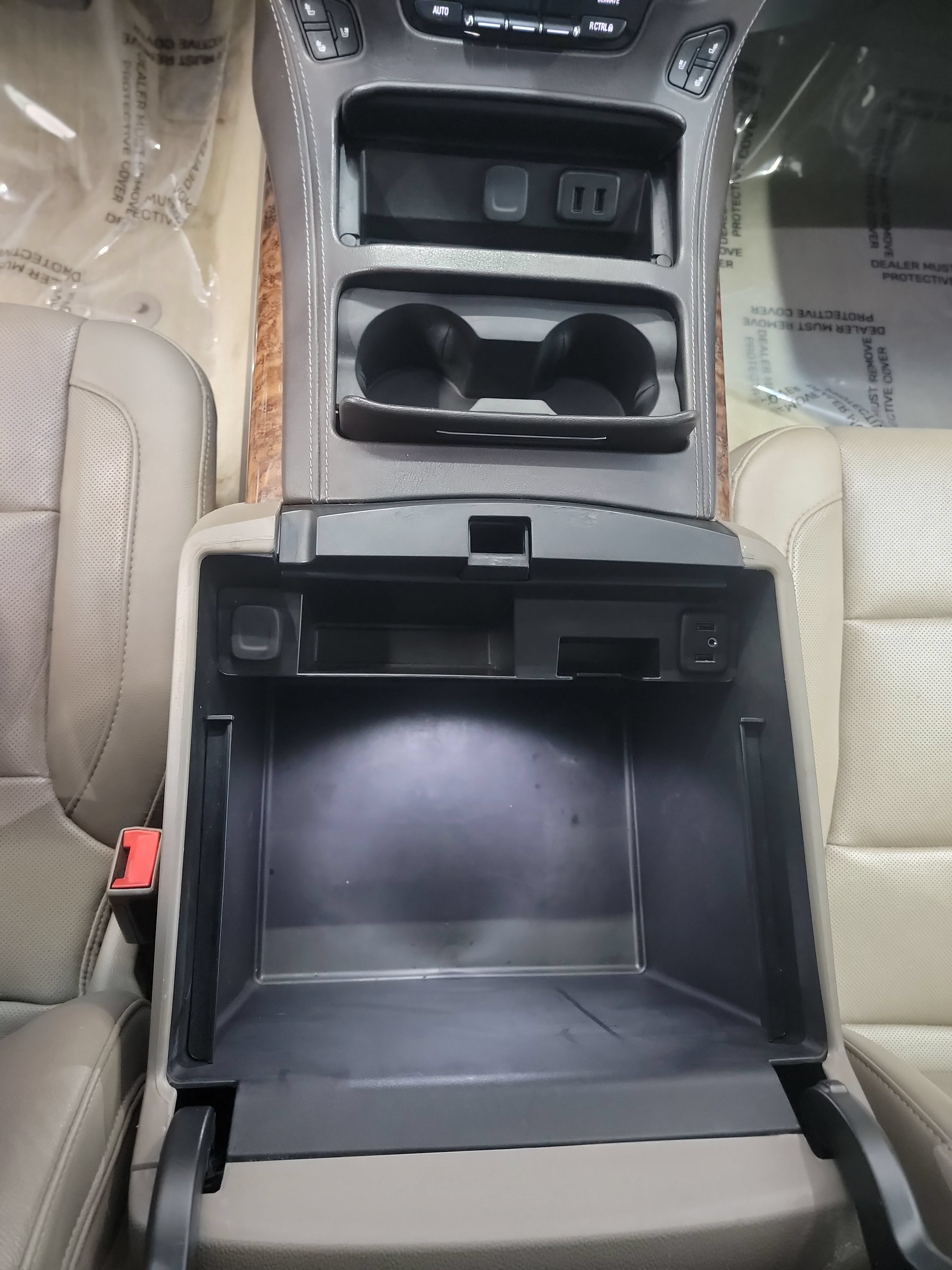 Used 2018 Chevrolet Suburban Premier AWD/4WD image 28