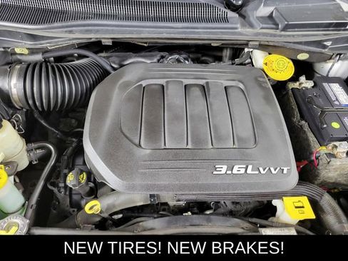 Used 2017 Dodge Grand Caravan SXT w/ Driver Convenience Group image 36