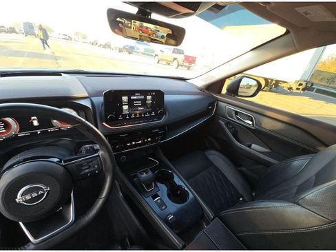 Used 2022 Nissan Rogue Platinum w/ Head-Up Display Package image 14