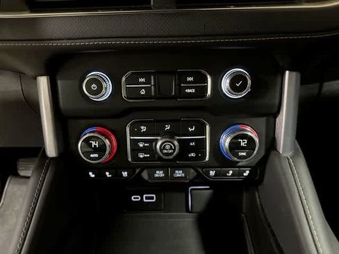 Used 2024 GMC Yukon SLT AWD/4WD image 21