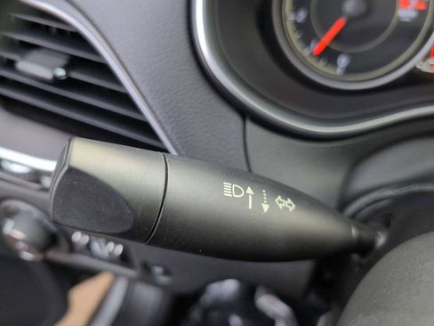 Used 2019 Jeep Cherokee Trailhawk image 29