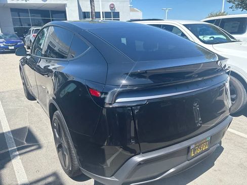 Used 2026 Tesla Model Y 2WD image 4