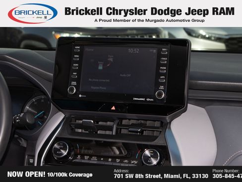 Used 2022 Toyota Venza XLE image 22