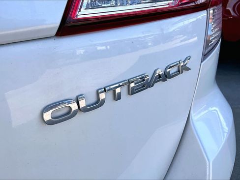 Used 2012 Subaru Outback 2.5i Limited image 10