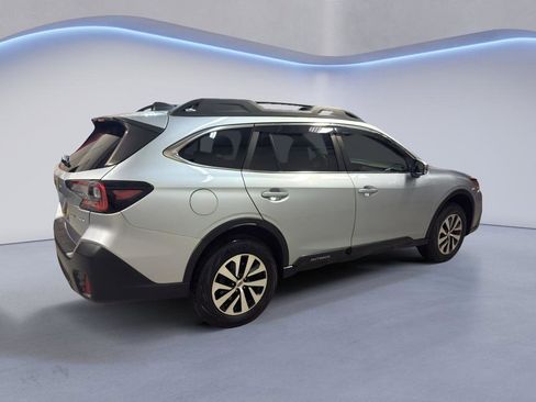 Used 2022 Subaru Outback Premium image 6