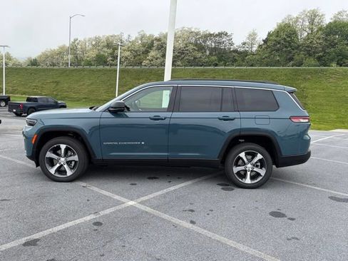 New 2026 Jeep Grand Cherokee L Limited w/ Luxury Tech Group II AWD/4WD image 4