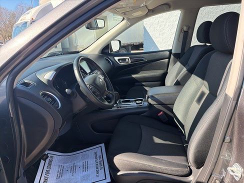 Used 2019 Nissan Pathfinder SV image 11