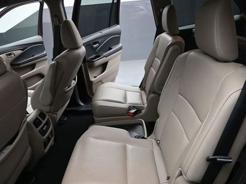 Used 2021 Honda Pilot Elite image 16