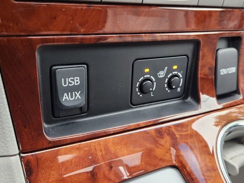 Used 2012 Toyota Highlander Limited w/ Tow Pkg image 26