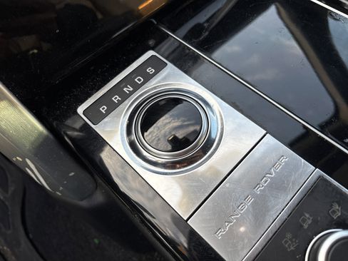 Used 2023 Land Rover Defender 90 X-Dynamic SE image 7