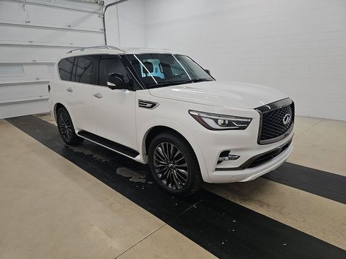 Used 2024 INFINITI QX80 Sensory AWD/4WD image 1