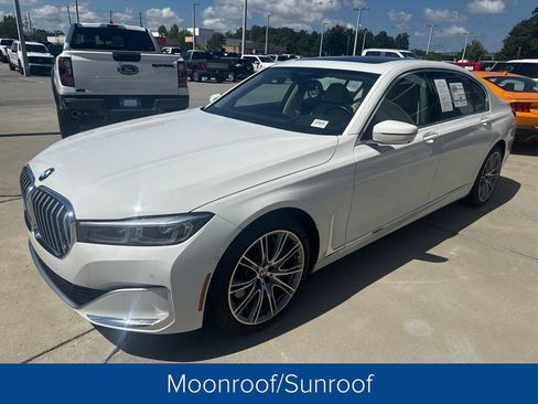 Used 2020 BMW 750i xDrive AWD/4WD image 4