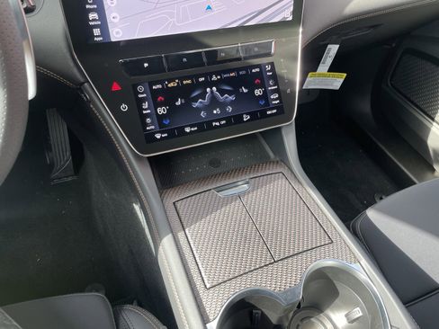 New 2025 Maserati Grecale Folgore image 25