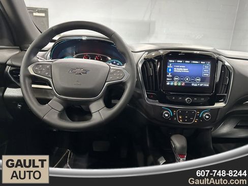 Used 2023 Chevrolet Traverse RS image 5