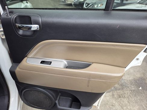 Used 2014 Jeep Compass Limited FWD image 12