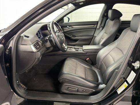 Used 2018 Honda Accord Sport image 5