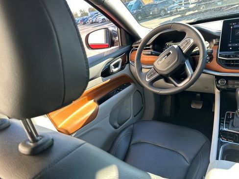 Used 2023 Jeep Compass Limited image 21