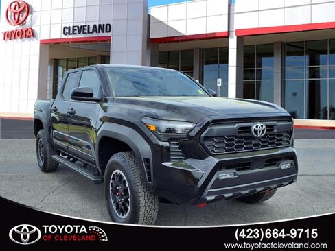 Used 2025 Toyota Tacoma TRD Off-Road image 1