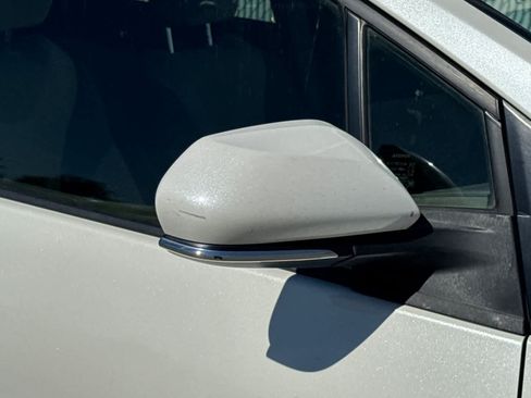 Used 2018 Toyota Prius One FWD image 19