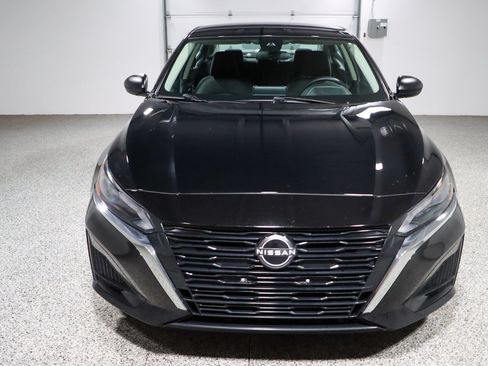 Used 2024 Nissan Altima 2.5 SV FWD image 4