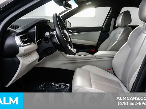 Used 2025 Genesis G70 2.5T RWD image 16