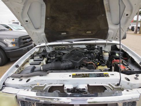 Used 2011 Ford Ranger XLT AWD/4WD image 4
