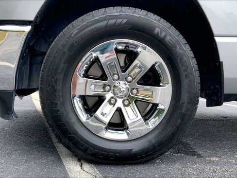 Used 2024 RAM 1500 Laramie AWD/4WD image 9