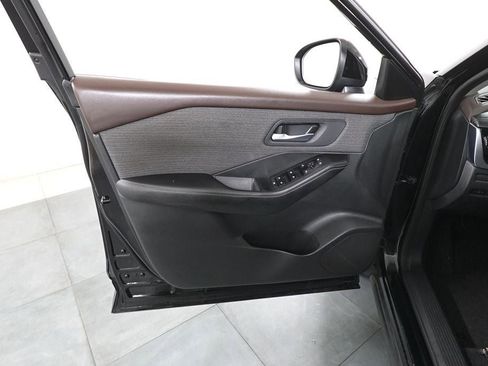 Used 2022 Nissan Rogue SV image 8