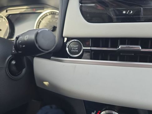 New 2026 Mitsubishi Outlander SE image 22