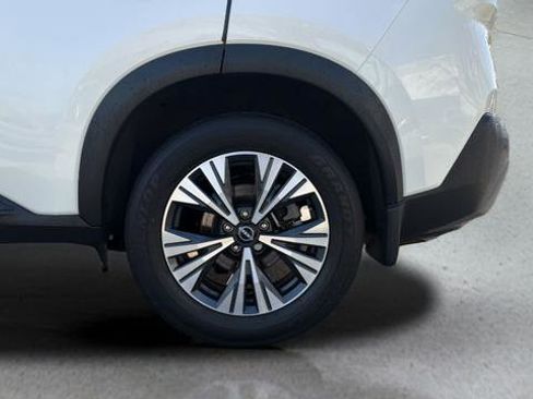 Used 2023 Nissan Rogue SV AWD/4WD image 15