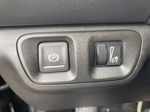 Used 2023 GMC Acadia SLE w/ Driver Convenience Package image 22